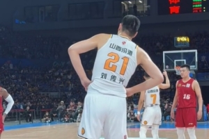 pg老虎机-北京球迷对刘传兴高喊：“还我凡博”、“曾凡博好样的”