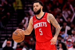 pg老虎机-没找到筐！范弗里特半场6中0得分挂零 但送出全队最高5助攻